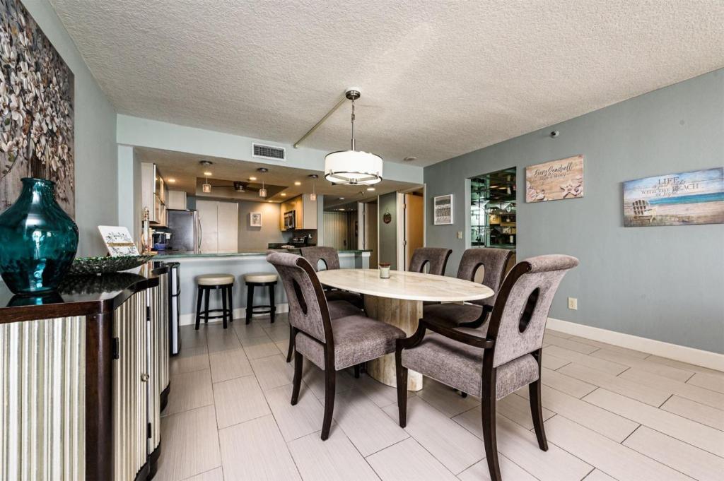 Ashley Unit 906 photo 4