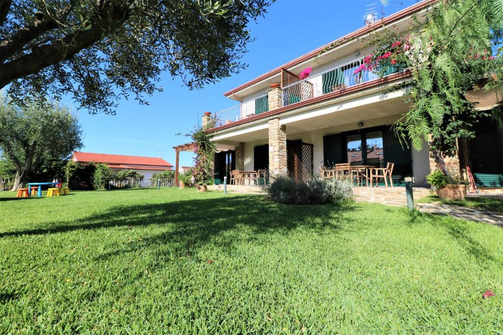 Villa di Marinella photo 1