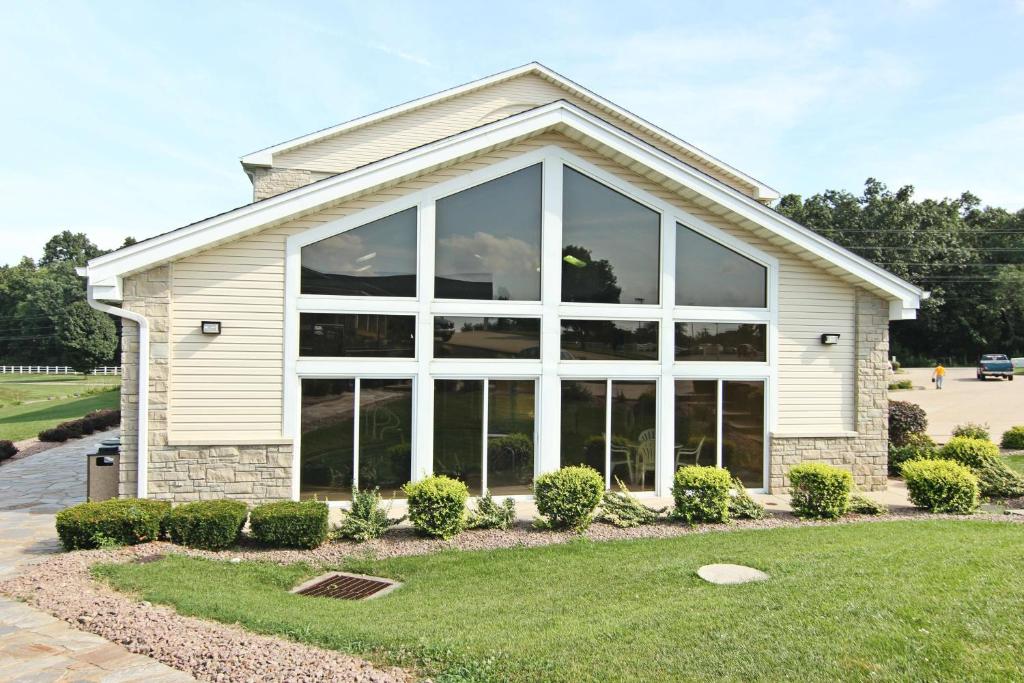 Crown Pointe Lodge; BW Signature Collection photo 2
