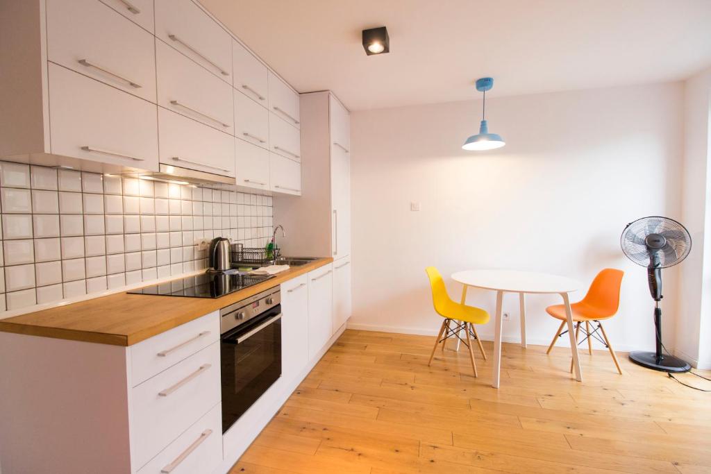 Студио (Номер-студио с балконом - Biskupia, 4/4a), Lucky Apartments