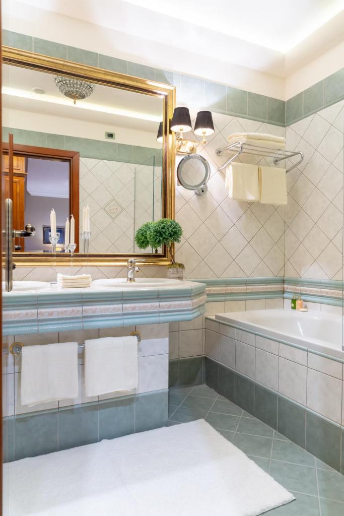 Suter Palace Heritage Boutique Hotel - Tap to explore photos
