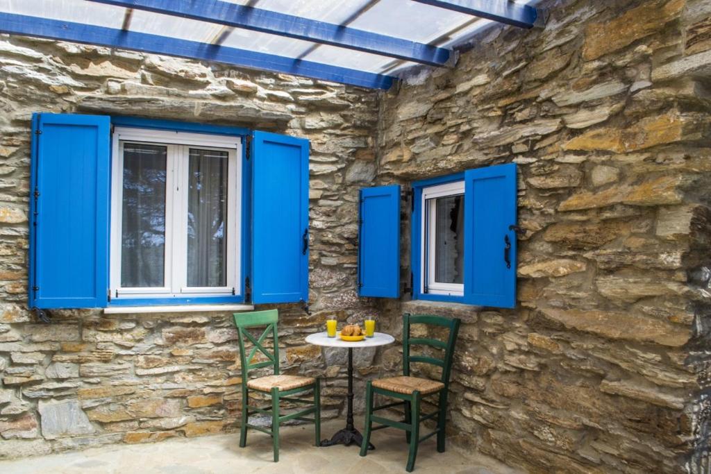One bedroom house with enclosed garden and wifi at Kastanies 6 km away from the beach photo 4