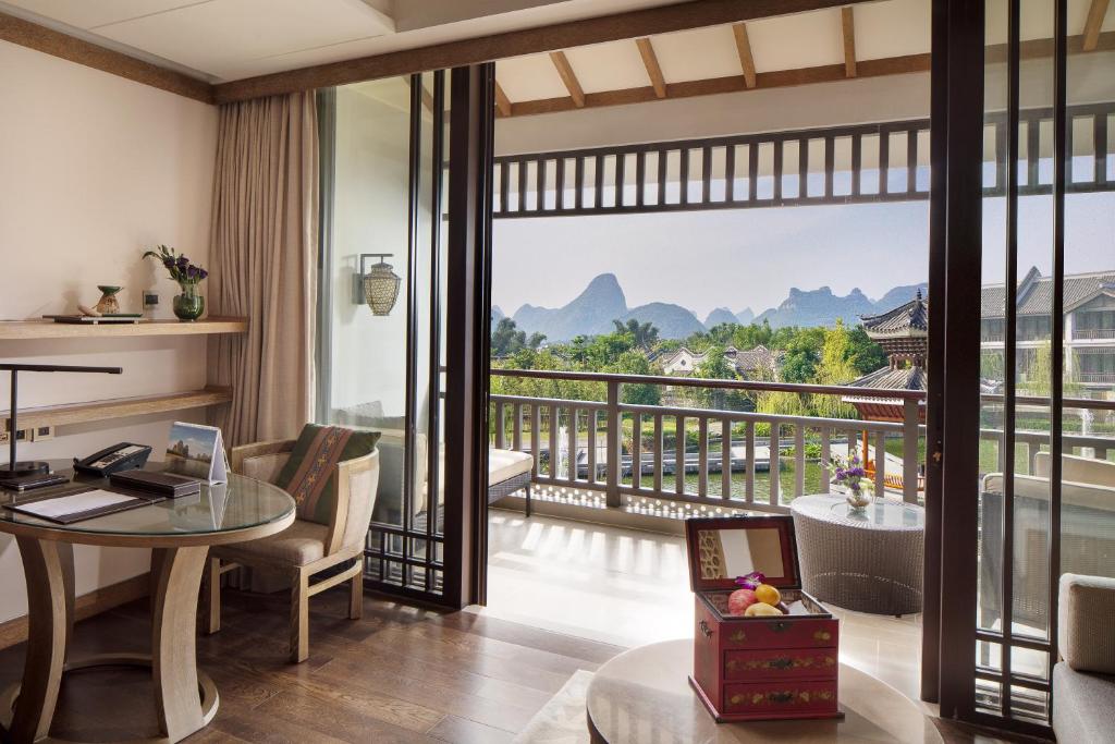 Сьюит (Pagoda Lake Twin Suite), Banyan Tree Yangshuo