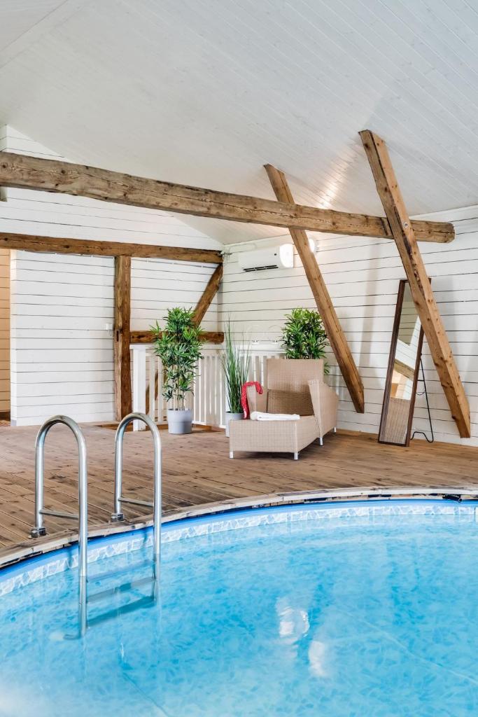 Spacious and newly renovated farmhouse with indoor pool photo 2