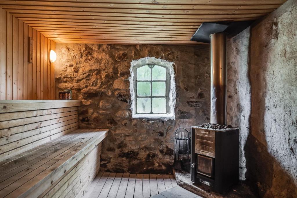 Spacious and newly renovated farmhouse with indoor pool photo 3