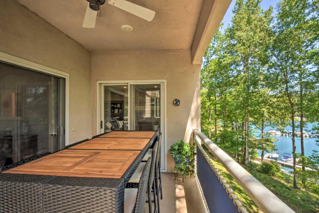 Resort-Style Condo with Balcony on Lake Keowee photo 2