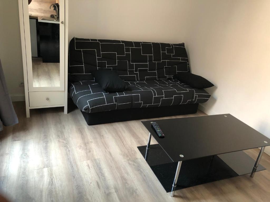 Beau studio meublé refait a neuf avec vue superbe photo 2