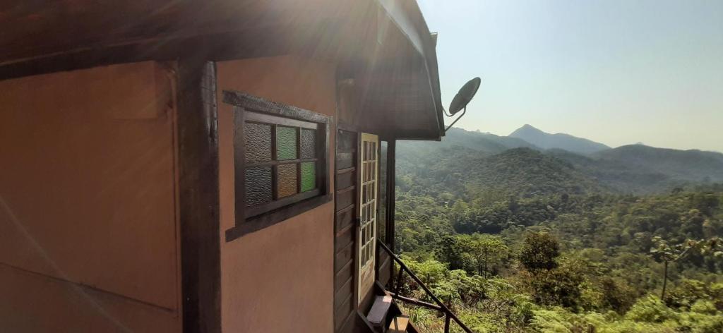Chalé Pakere Bellavista - visão magnífica do vale e montanhas a mais de mil metros de altitude, wi-fi, sauna, piscina e água de nascente photo 1