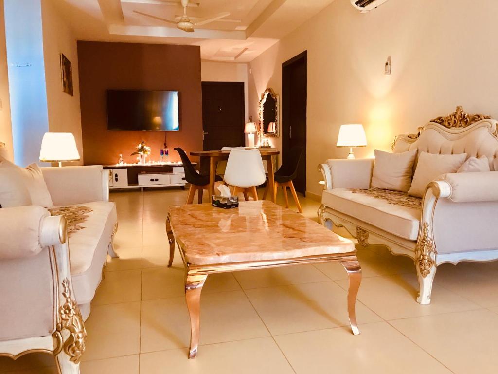 Atrium high Suite 2bed family apartment near Giga Mall photo 2