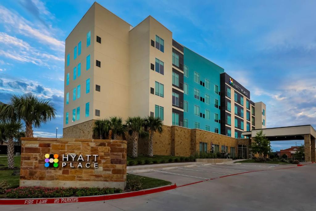 Hyatt Place Waco - Tap to explore photos