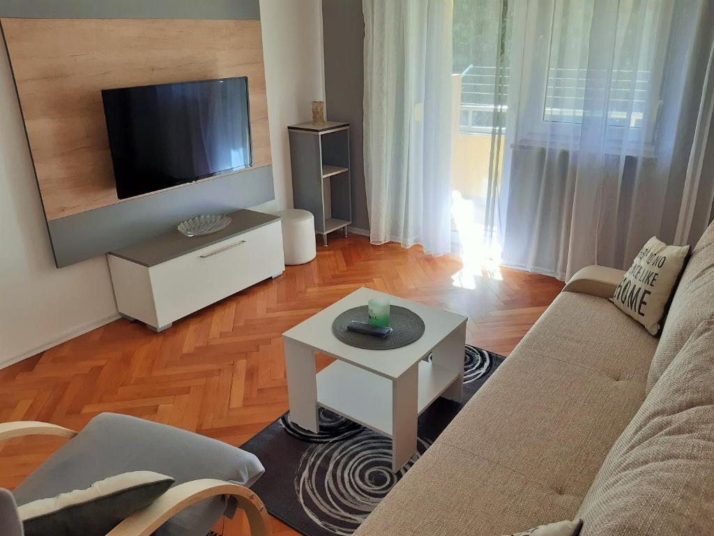 Bright & Cozy Pula