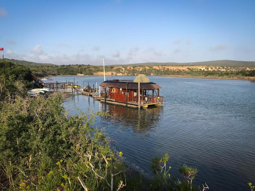 Maggie May House Boat - Colchester - 5km from Elephant Park photo 2