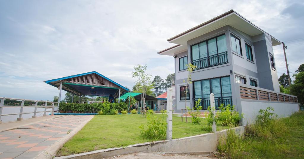Riverview Loft house photo 3