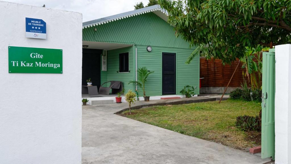 Gîte TI KAZ MORINGA, Charmante case créole à St Louis photo 3