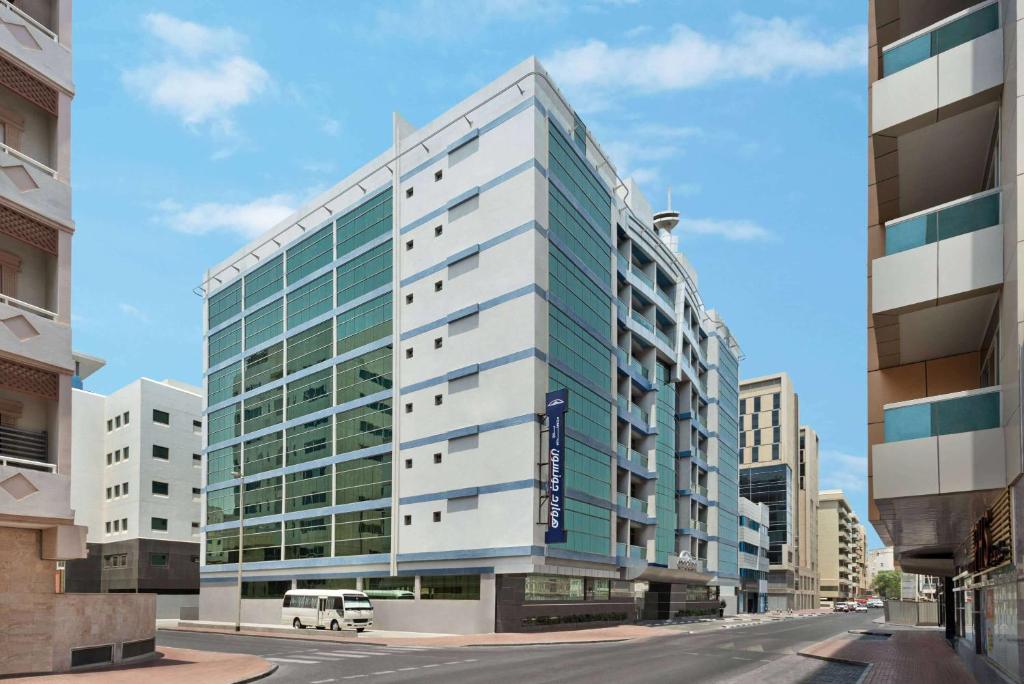 {
  "en-gb": "Howard Johnson Plaza by Wyndham Dubai Deira"
}