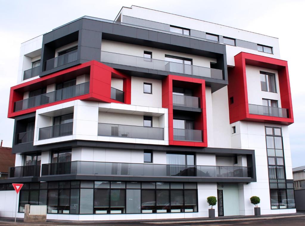 Hotel Tempo, Ogra