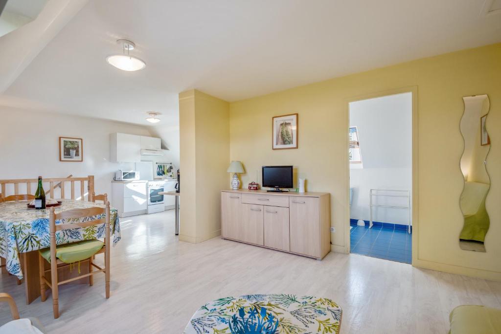 Appartement de 2 chambres avec vue sur la ville et jardin amenage a Arzon a 1 km de la plage photo 3
