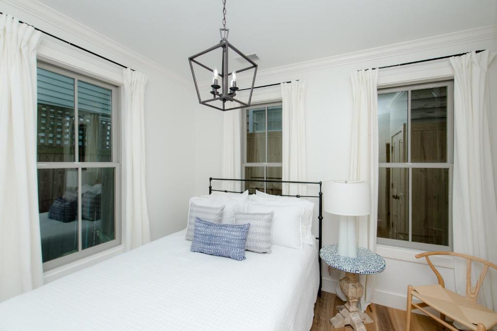 Guesthouse Charleston WEST 242 B and C image