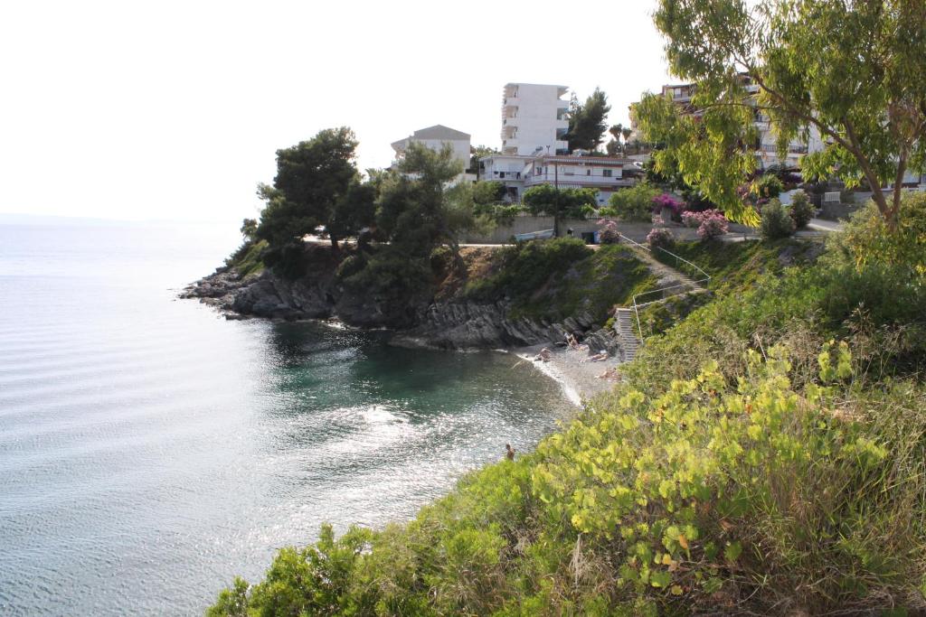 Akrotiri Hotel photo 2