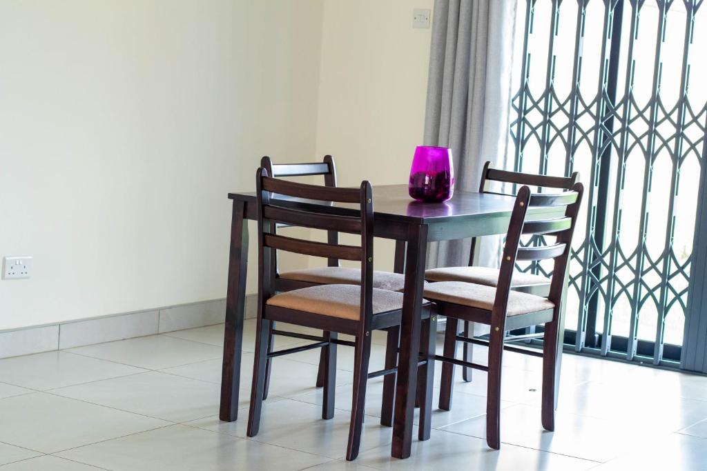Modern & secure apartment in Area 43 Lilongwe - self catering photo 3