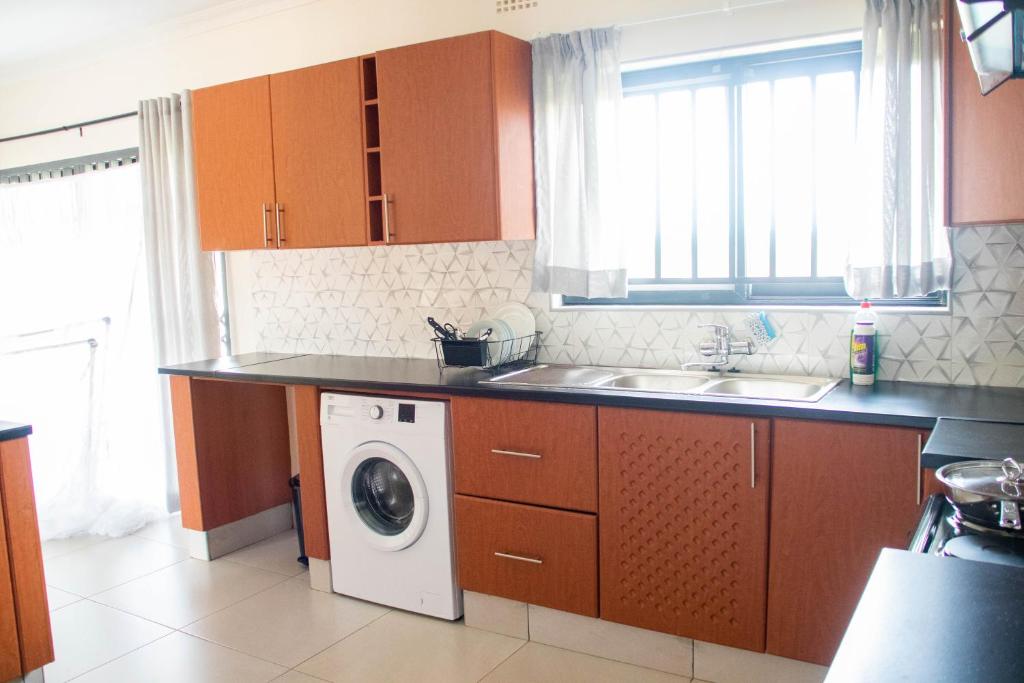 Modern & secure apartment in Area 43 Lilongwe - self catering photo 4