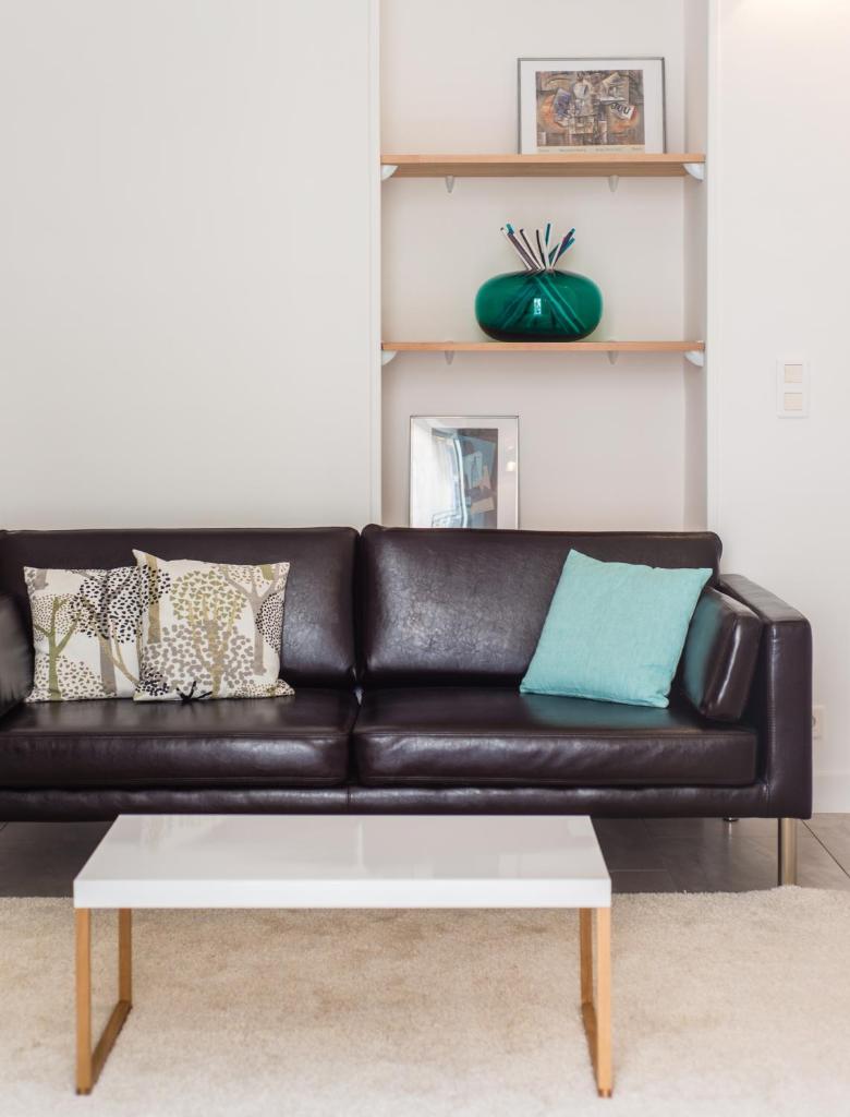 Modern 2-bedroom City Center Apartment photo 4