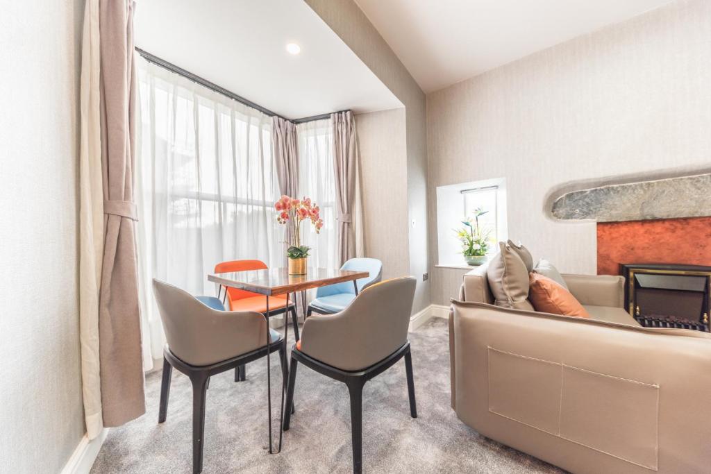 The Old Stamp House Apartment- Central Village Location Rooms Priced Based on Number of Guests photo 4