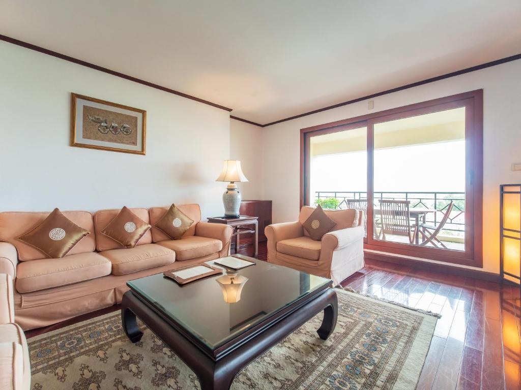 Saigon Domaine Luxury Residences 