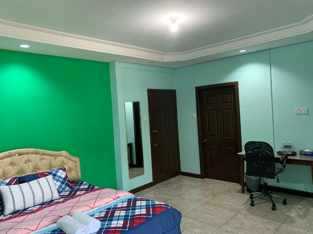 Myoldhouse photo 1