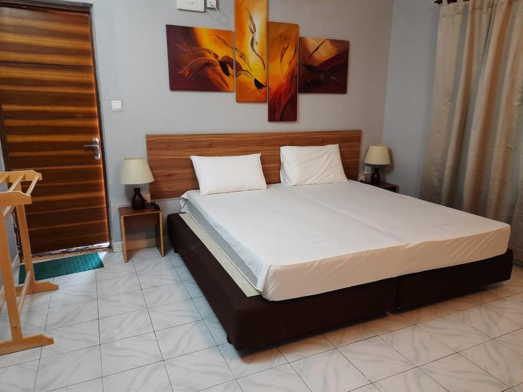 Royal Beach Dhigurah photo 1