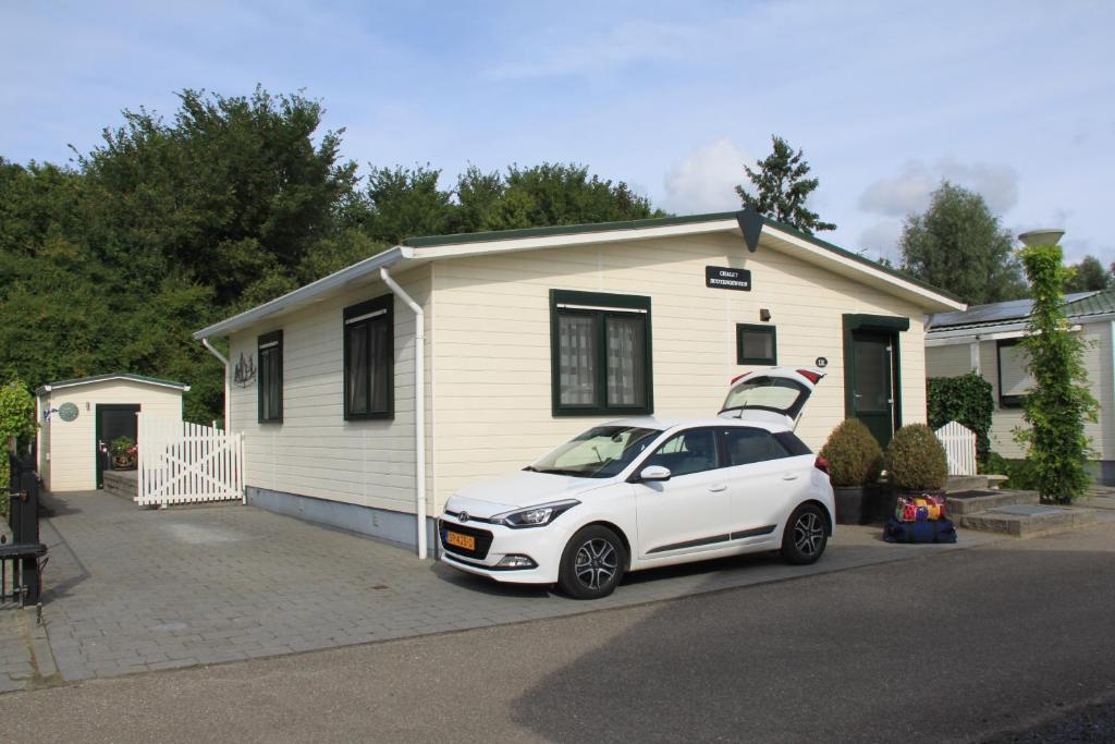 Chalet Buutengeweun, met luxe JACUZZI en TONSAUNA photo 1