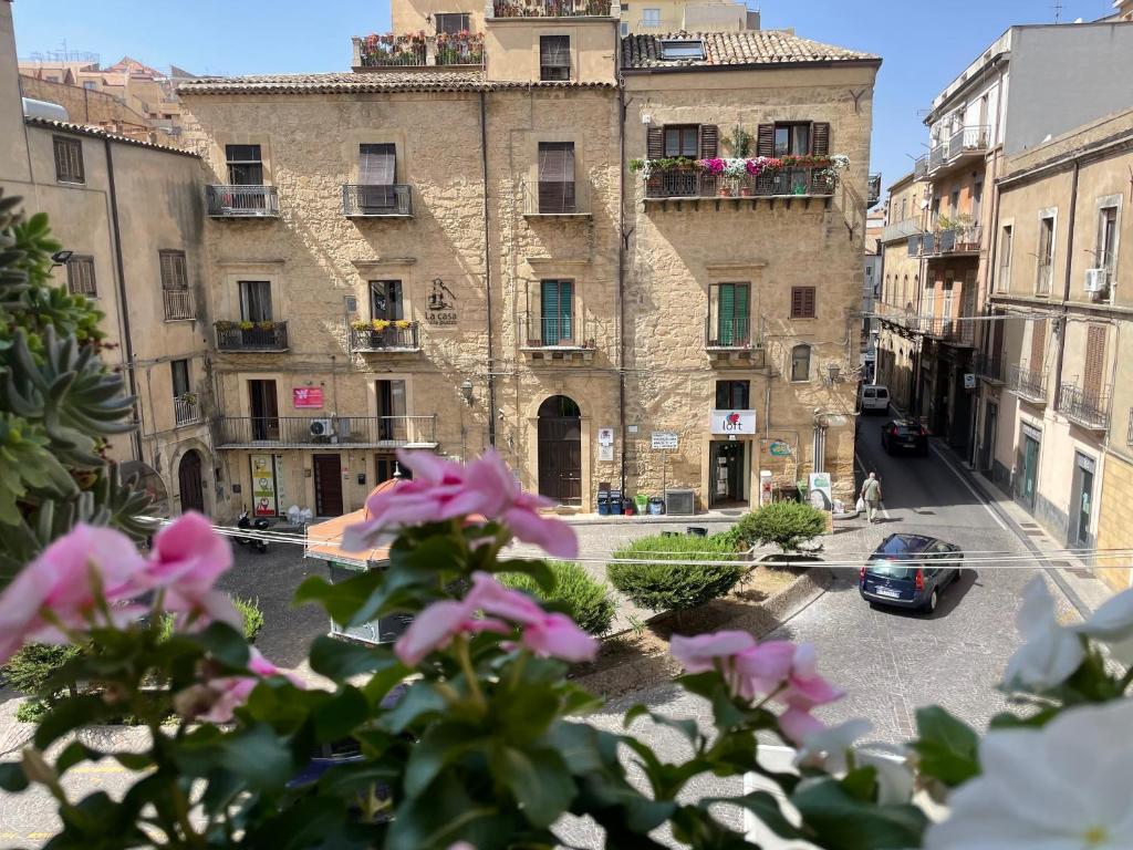 La casa sulla piazza (Historic apartment) photo 1