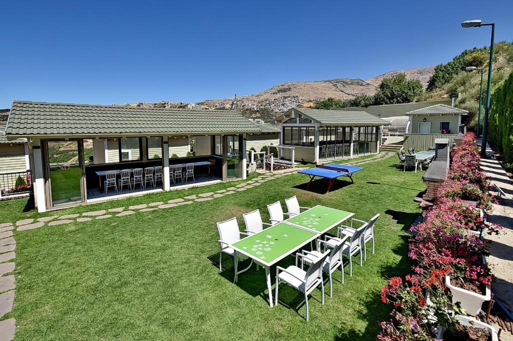 White Suites photo 2
