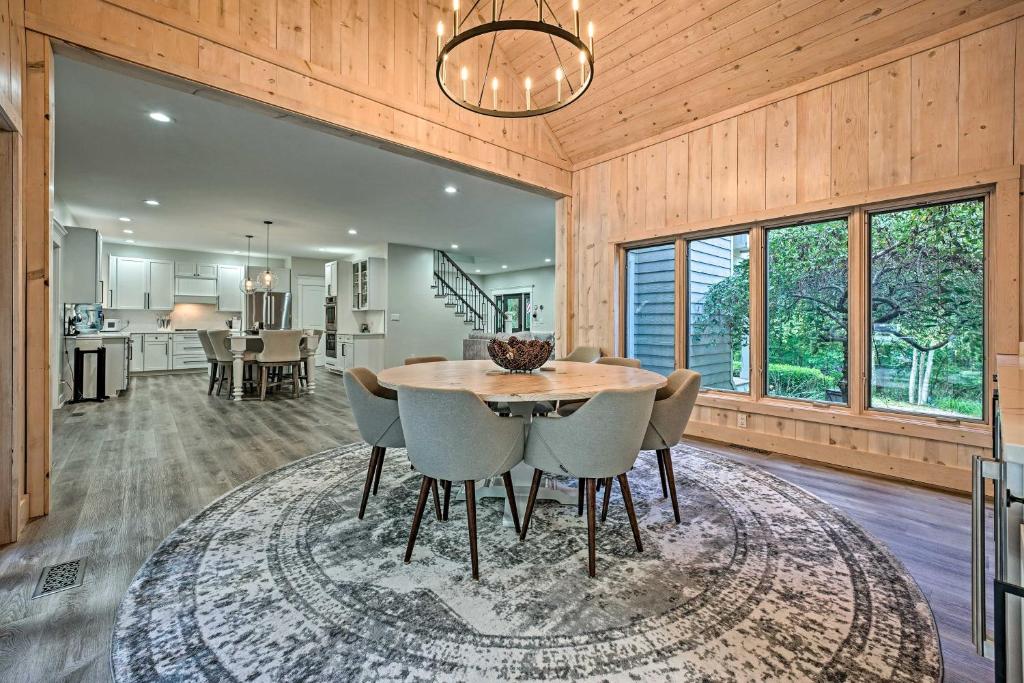Luxury Family Home with Deck, Swim Spa and Grill! photo 2