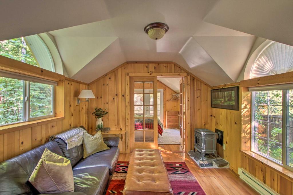 Elk Hideaway Ashford Cottage with Hot Tub! photo 4