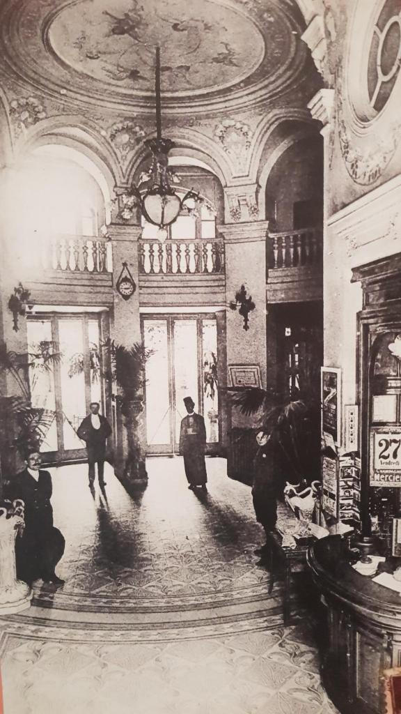 Аpartements in the historical center df Vichy,hotel Imperial. photo 4