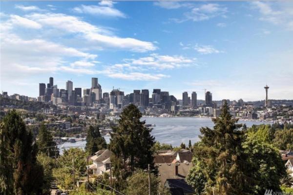 Rooftop Patio with Waterview, Private Garden & Grill 3BR 3BA- Modern Cityscape image
