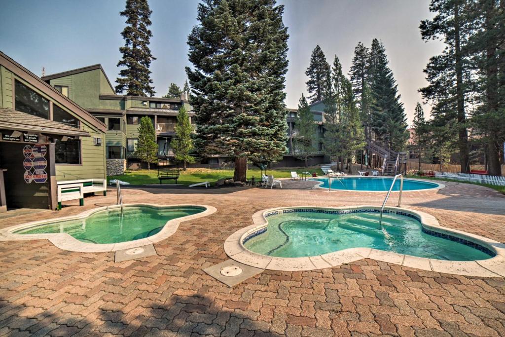 Mammoth Mtn Escape with Pool and Walk to Ski Lift photo 2