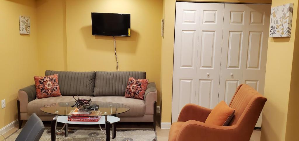 Lovely 2br Rental Unit image