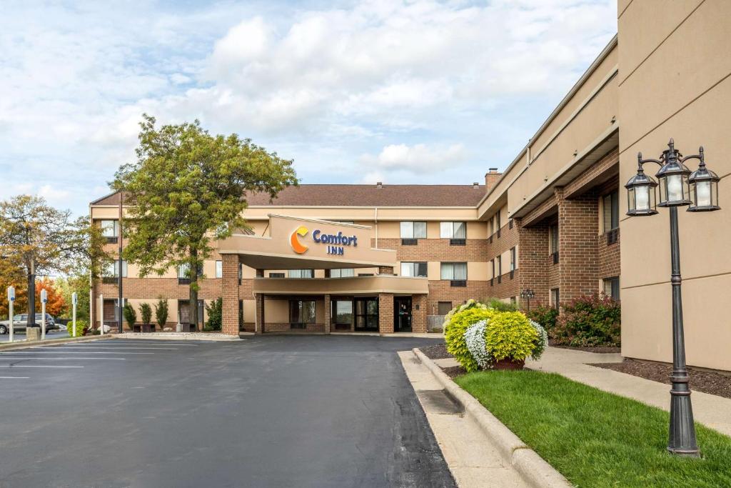 Comfort Inn Grand Rapids Airport photo 1