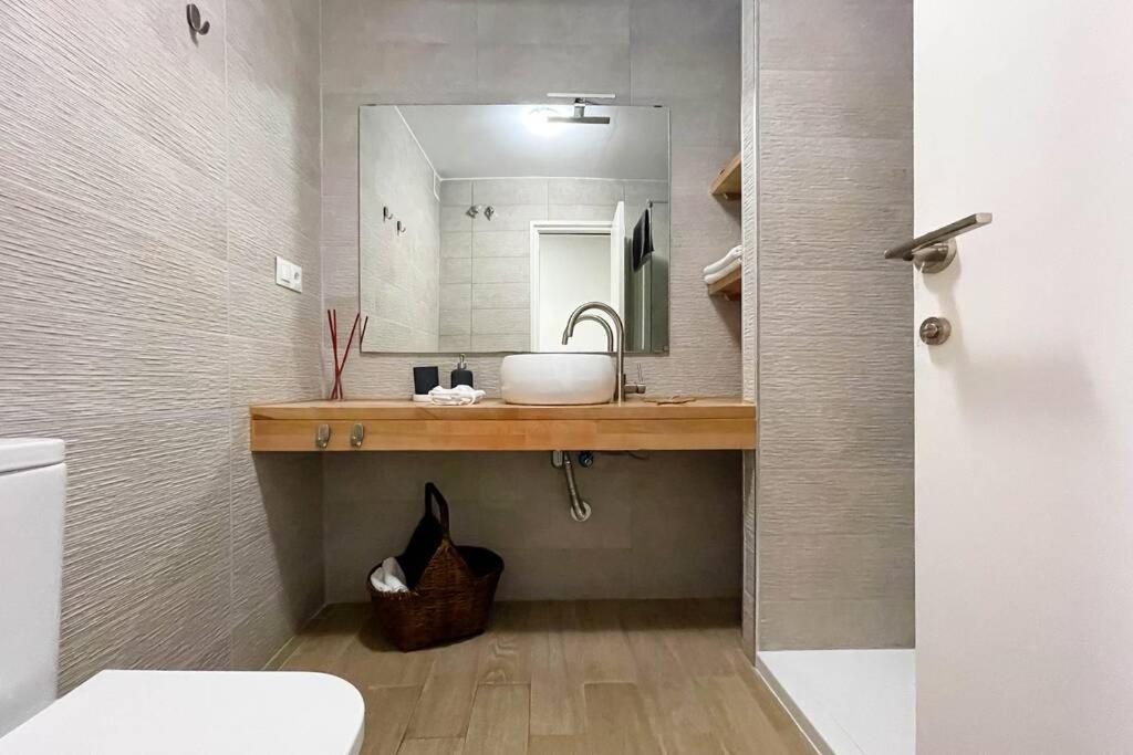 Apartamento con personalidad a 600 m de la playa. photo 3