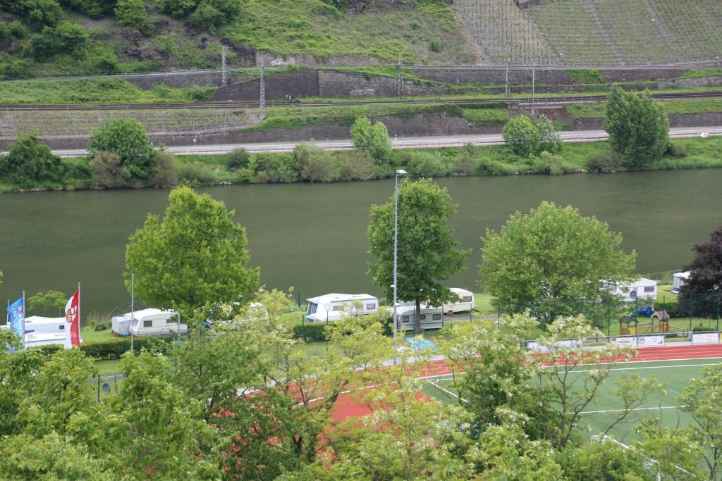 Haus Flora - Ferienwohnungen photo 2