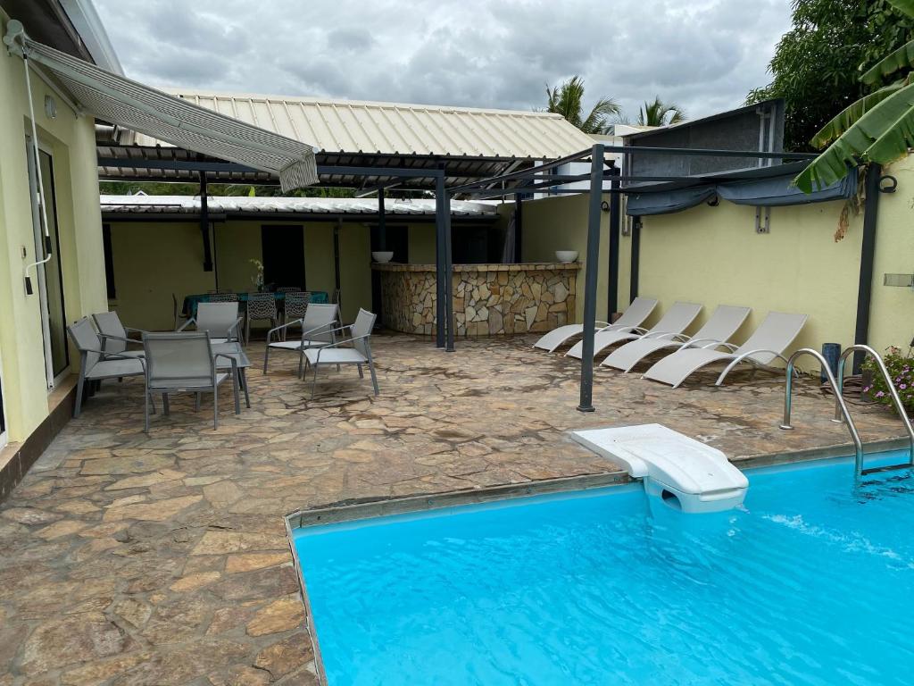 Villa 'Les Cocotiers' proche du lagon de la Saline photo 1