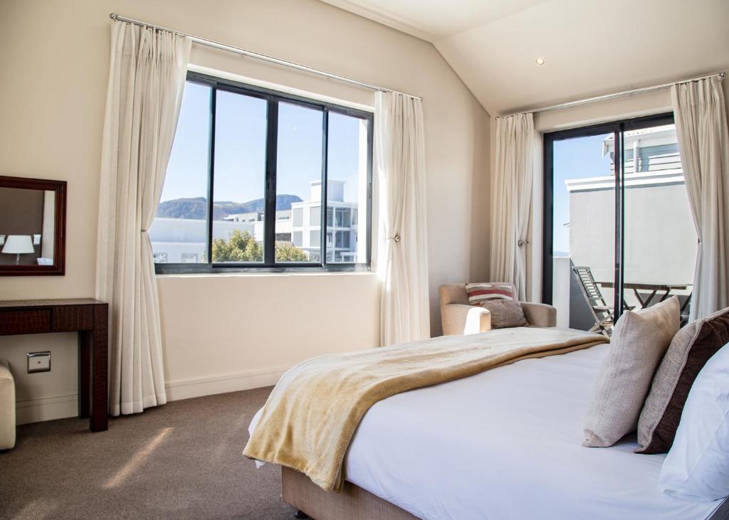 Marine Square Luxury Suites photo 2