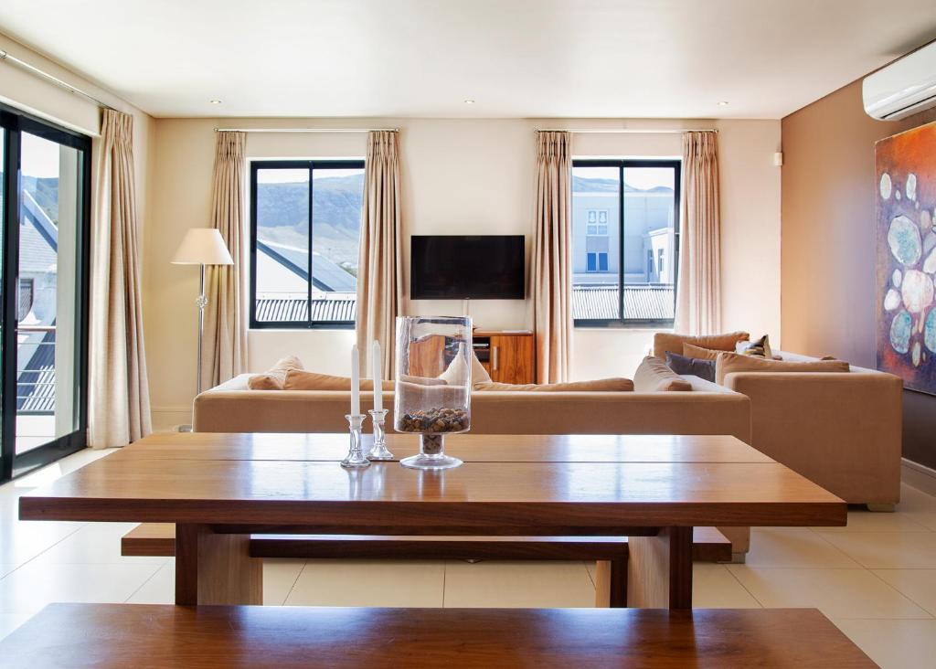 Marine Square Luxury Suites photo 1