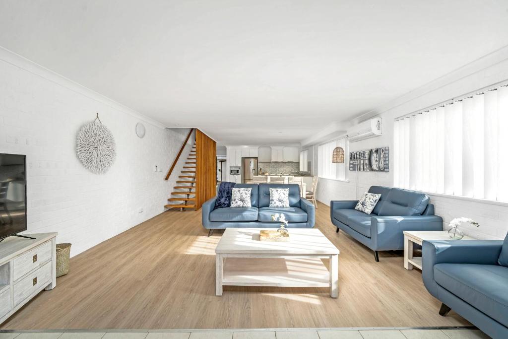 Husky 56 Beachfront Villa's photo 2