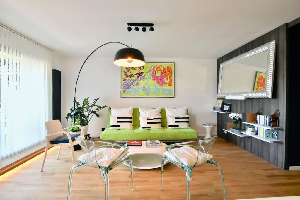 West Side - Full river view - Spacious - de Luxe
