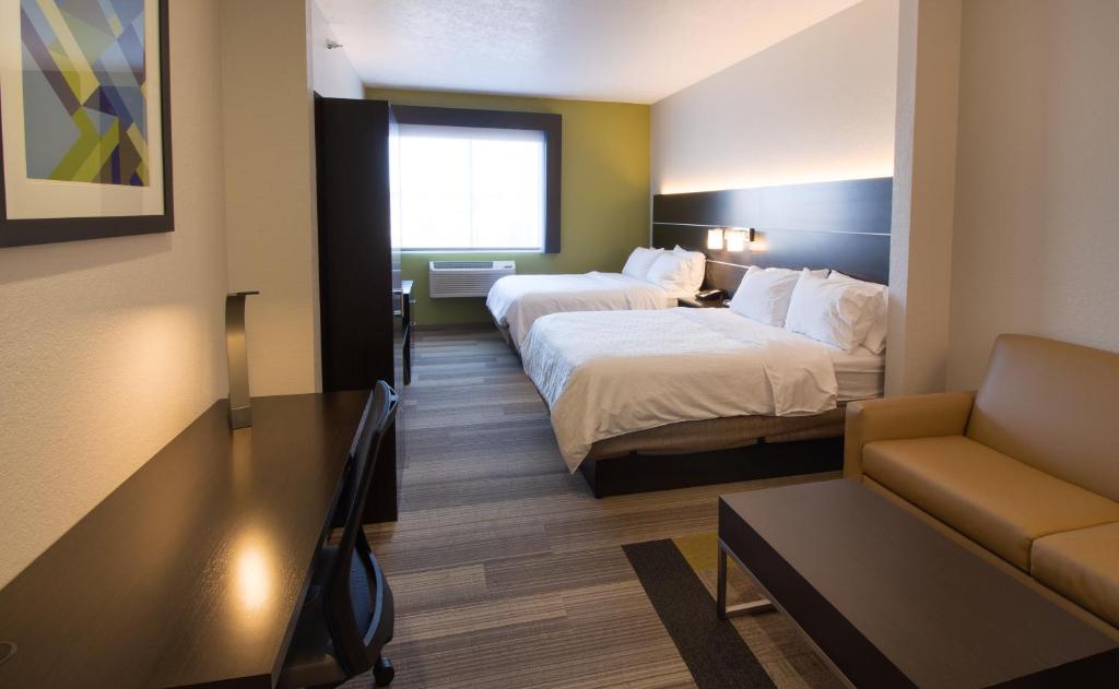 Holiday Inn Express & Suites - Worthington, an IHG Hotel photo 1