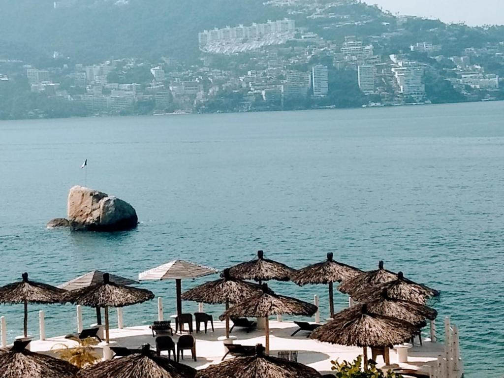 SUITE CON VISTA AL MAR A PIE DE PLAYA photo 2
