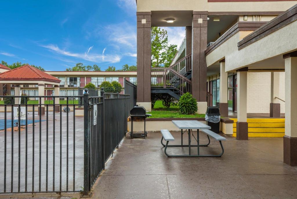 Horizon Inn & Suites photo 2